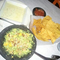 Das Foto wurde bei El Sol De Tala Traditional Mexican Cuisine von angie n. am 8/12/2012 aufgenommen