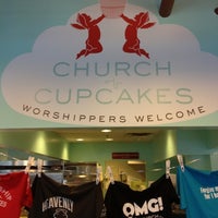 8/31/2012 tarihinde Jennifer M.ziyaretçi tarafından Church of Cupcakes'de çekilen fotoğraf