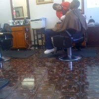 Photo taken at Royal Roots Barbershop by 🔱Trebor M. on 2/4/2011