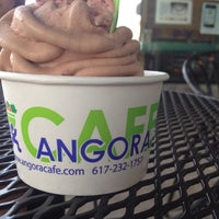 9/6/2012 tarihinde emma t.ziyaretçi tarafından Angora Cafe'de çekilen fotoğraf