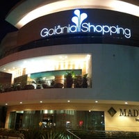 Foto tirada no(a) Goiânia Shopping por Romeu J. em 3/22/2012