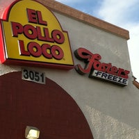 Photo taken at El Pollo Loco by 💜Chris B. on 3/31/2011