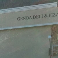 12/24/2011 tarihinde Jan R.ziyaretçi tarafından Genoa Deli &amp;amp; Pizza'de çekilen fotoğraf
