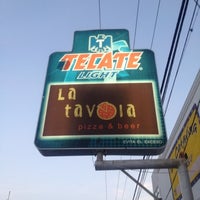 7/21/2012에 Vladimir R.님이 La Tavola Pizza &amp;amp; Beer에서 찍은 사진
