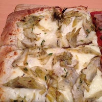 รูปภาพถ่ายที่ Pizza By La Grolla โดย Damian C. เมื่อ 1/5/2012