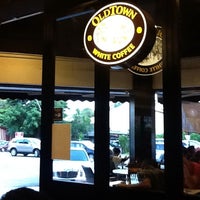 Photo taken at OldTown White Coffee by Abdalim R. on 5/5/2011