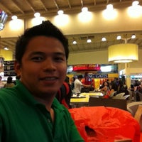 Photo taken at Gate 10 by Nilo C. on 11/6/2011