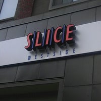 รูปภาพถ่ายที่ Slice - Westside โดย I&amp;#39;na S. เมื่อ 8/23/2012
