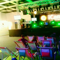 รูปภาพถ่ายที่ iCandy Lounge/Stage @IFA 2012 Halle 7.2 โดย ᴡ m. เมื่อ 9/2/2012