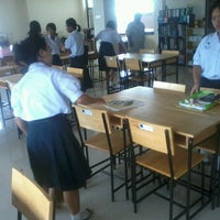 Photo taken at โรงเรียนมัธยมวัดสุทธาราม by LiMe Netiwut R. on 8/20/2012