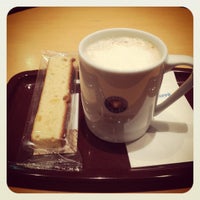 Photo taken at EXCELSIOR CAFFÉ 六本木店 by Leico I. on 3/10/2012
