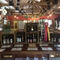 Foto diambil di Blue Mountain Vineyards &amp;amp; Cellars oleh MISSLISA pada 6/14/2012