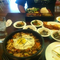 Foto tomada en Sammy Chon&amp;#39;s KTown BBQ  por Natalie S. el 6/3/2012