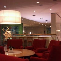 Photo taken at SAS/Air Canada - The London Lounge by T B. on 3/2/2012