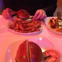 รูปภาพถ่ายที่ Eighteen Restaurant โดย Jordana เมื่อ 2/2/2012