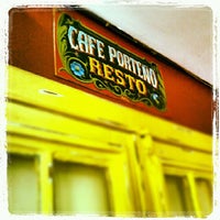รูปภาพถ่ายที่ Café Porteño โดย Cassandra L. เมื่อ 5/26/2012
