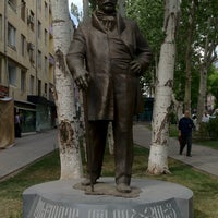 Photo taken at Monument to Alexander Mantashyan | Ալեքսանդր Մանթաշյանի արձան by Aram . on 5/17/2012