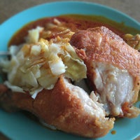 Foto tomada en Lim Fried Chicken  por JeeKian K. el 7/28/2012