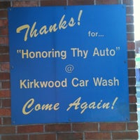 Das Foto wurde bei Kirkwood Car Wash von Tanya D. am 4/23/2012 aufgenommen