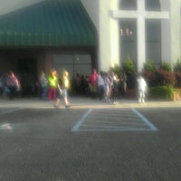 Foto tirada no(a) Destiny Christian Center por Nikki B. em 4/18/2012