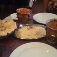 Photo taken at Moti Mahal Indian Cuisine by 💋Simone on 8/25/2012