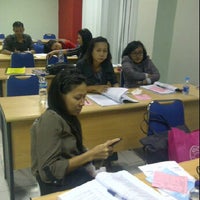 Photo taken at Akademi Sekretaris Interstudi by Chyntia C. on 5/30/2012