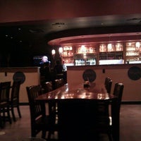 Foto tirada no(a) Cosmo Cafe &amp;amp; Bar por Danielle H. em 2/17/2011