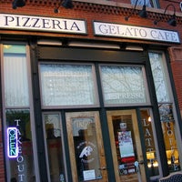 Foto tirada no(a) Buenos Aires Pizzeria por Denver Westword em 10/6/2011