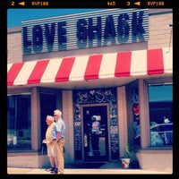 Foto diambil di Love Shack oleh Matt K. pada 8/9/2012