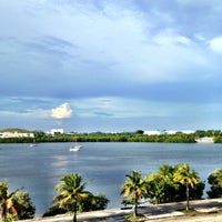Foto diambil di Comfort Inn Key West oleh Allyson ⚡. pada 7/15/2012