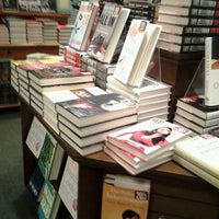 Barnes Noble Booksellers Now Closed Bookstore In Waialae