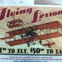 รูปภาพถ่ายที่ The Flying Machine Restaurant โดย Matt เมื่อ 4/26/2011