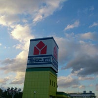 Photo taken at ヤマダデンキ Tecc LIFE SELECT 清田店 by yuduru s. on 10/17/2011