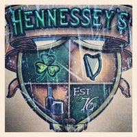 Снимок сделан в Hennessey&amp;#39;s Tavern пользователем Terry S. 5/5/2012