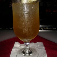 Снимок сделан в Mingles Martini Bar &amp;amp; Grill пользователем JaNai 7/28/2012