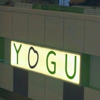 Photo taken at YOGU кафе, натуральный замороженный йогурт by Katrin Y. on 3/18/2012
