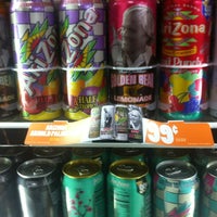 6/8/2012 tarihinde Carson G.ziyaretçi tarafından 7-Eleven'de çekilen fotoğraf