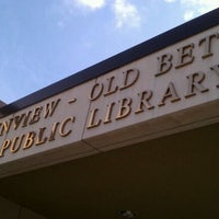 Das Foto wurde bei Plainview-Old Bethpage Public Library von Mike G. am 9/30/2011 aufgenommen