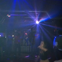 9/24/2011 tarihinde Kaleena S.ziyaretçi tarafından Bretz Nightclub'de çekilen fotoğraf