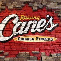Снимок сделан в Raising Cane&amp;#39;s Chicken Fingers пользователем Earl E. 4/13/2012