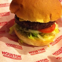 Photo taken at Houston Original Hamburgers by Marilza H. on 9/6/2011