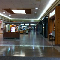 Foto tirada no(a) Everett Mall por Chon M. em 10/13/2011