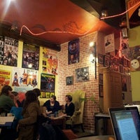 Снимок сделан в Tate Street Coffee House пользователем John R. 1/26/2012