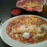 8/19/2011 tarihinde Topher M.ziyaretçi tarafından Salsa Leedos Mexican Grill'de çekilen fotoğraf