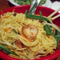 Photo taken at Pei Wei by robin r. on 12/11/2011