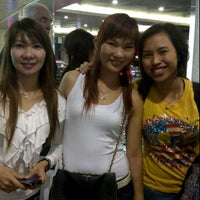 Photo taken at Taxi Stand | Paragon by Yuyun L. on 11/13/2011