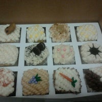 รูปภาพถ่ายที่ Cupcakes Cubed โดย Laurel T. เมื่อ 1/30/2012