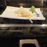 Foto diambil di Zenko Sushi oleh Robert V. pada 8/3/2012
