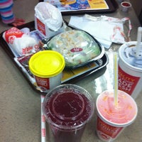 Photo taken at Wendy&amp;#39;s by Leticia D. on 3/7/2012