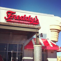 Photo taken at Freddy&amp;#39;s Frozen Custard &amp;amp; Steakburgers by Alina on 1/1/2012